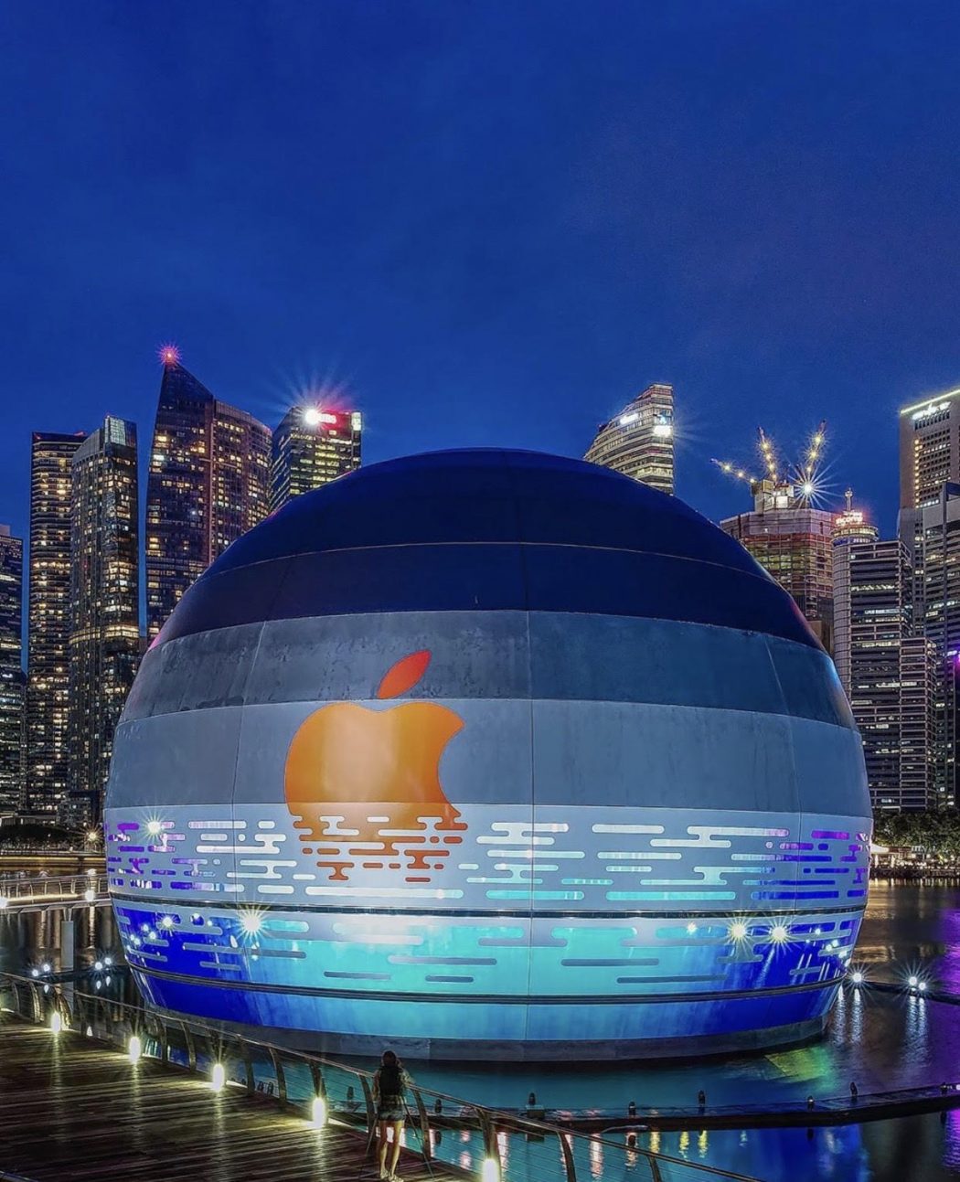 Apple Debuts New Store In Singapore - The Luxury Lifestyle Magazine