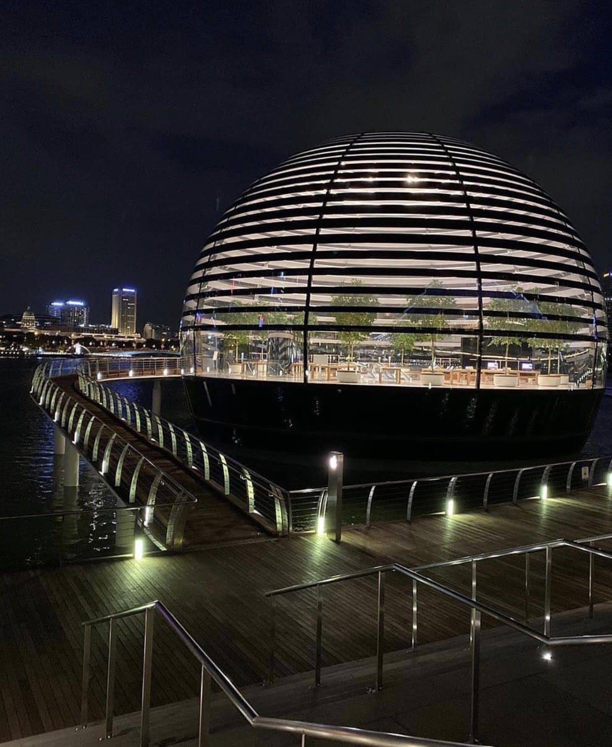 Apple Debuts New Store In Singapore - The Luxury Lifestyle Magazine