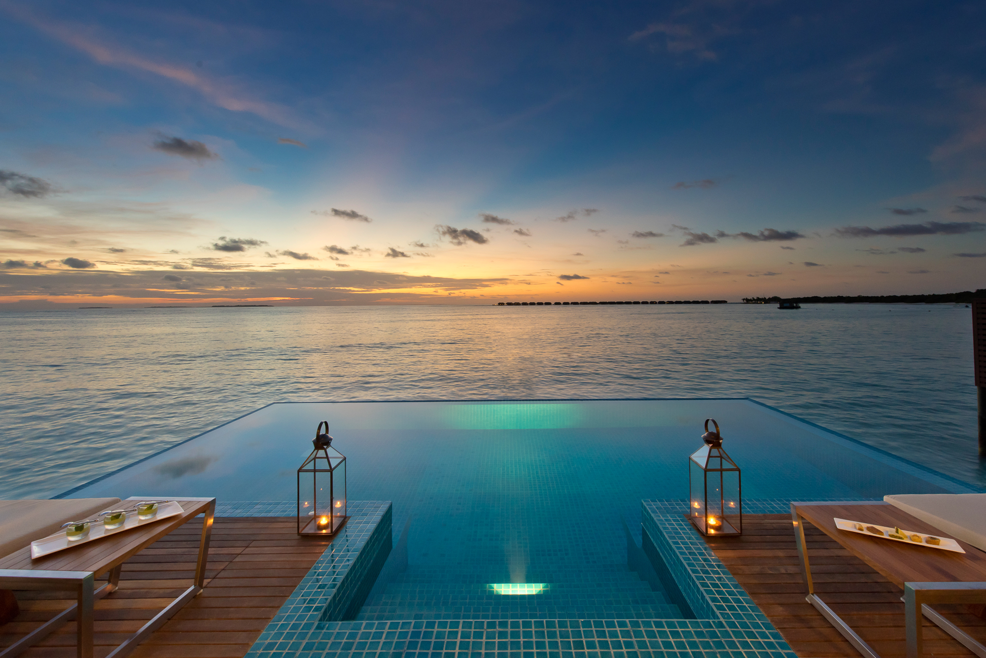 Отдых с видом на море. Мальдивы Hideaway Beach Resort. Hideaway Beach Resort & Spa Dhonakulhi Maldives. Hideaway Beach Resort & Spa 5*. Мальдивы оушен вилла.