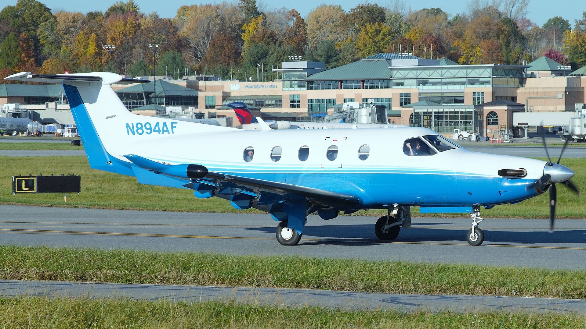 PlaneSense Pilatus PC-12/47E NG N894AF taxiing at Westchester County Airport